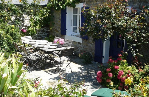 Crozon House | Cap de la Chevre, Kerdreux, romantic natural stone house, 7 minutes walk from the sea
