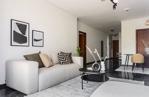 Marousi Apartment | Capacious 3BR Apartment in Marousi