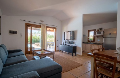 Budoni Villa | " Capannizza Villas " , Stige , PRIVATE HEATED POOL ,600 meters from the beach