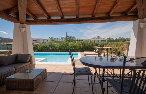 Budoni Villa | " Capannizza Villas " , Stige , PRIVATE HEATED POOL ,600 meters from the beach