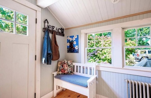 Falmouth Cottage | Cape Cod Cottage Retreat - Close to Beaches, Bike Paths & Downtown Shops!
