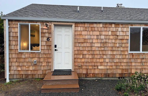 Waldport Cottage | Cape Cod Cottages #6 - Oceanfront Serenity
