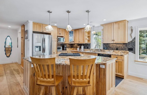 North Eastham House | Cape Cod Oasis *Pool*Outdoor Kitchen*Bar* (2301)