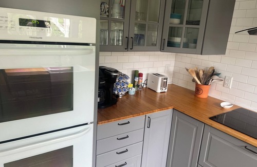 West Harwich House | Cape Cottage- 0.3 miles to beach, pet friendly!