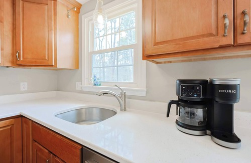 Yarmouth Port House | Cape Escape – Water View, Firepit & Near Beaches