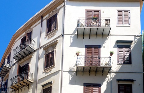 Monte di Pieta Apartment | Cape House: Beautiful Apartment in the heart of the Historic City Center