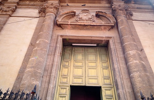 Monte di Pieta Apartment | Cape House: Beautiful Apartment in the heart of the Historic City Center