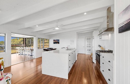 Curtis Island House | Cape Keppel Lodge -Cape Keppel Beach