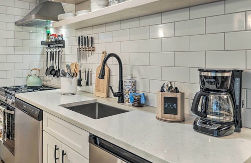 Cape Neddick Apartment | Cape Neddick Getaway: Hot Tub, Walk to Beach