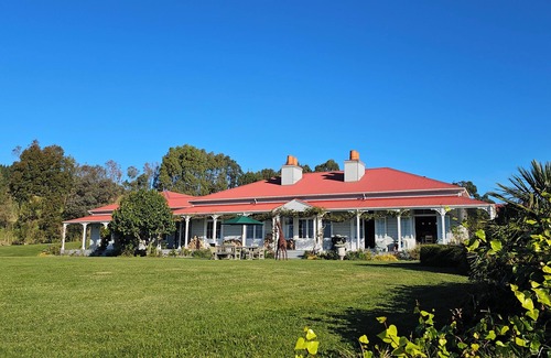 Waimarama House | Cape South Estate - idyllic character property in rural setting close to beaches
