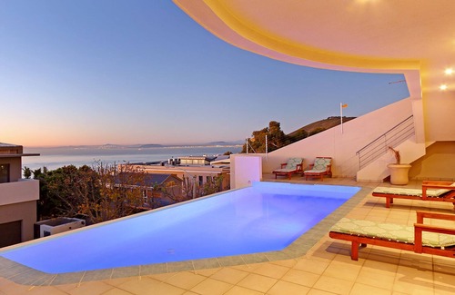 Bantry Bay Villa | Cape Town -Bantry Bay - Ocean Views, Pool, WiFi, Security, Parking, Backup Power