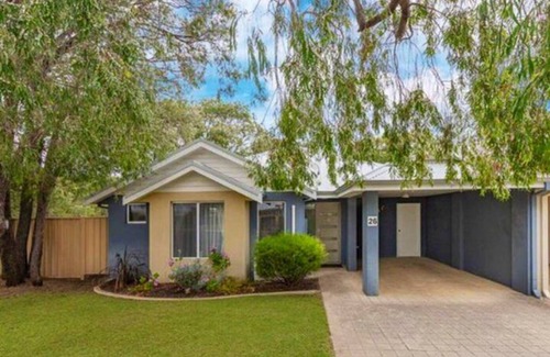 Broadwater House | Cape View 26: Your Perfect Coastal Retreat