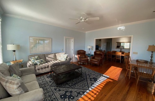 McClellanville House | "Cape View" Relaxing home with private dock on the ICW with Lighthouse Views!