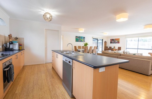 Cape Woolamai House | Cape Woolamai Family Beach House (Sleeps 16)