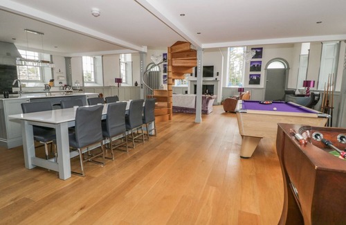 Rhyd-y-clafdy Cottage | CAPEL BRYN BACHAU, pet friendly, with open fire in Chwilog