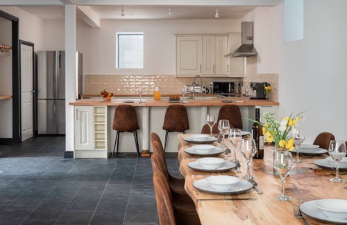 Rhiwbryfdir House | Capel Salem is an ideal residence for families and groups of friends seeking a picturesque getaway