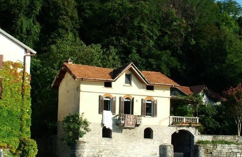 Capiago Intimiano Villa | Capiago Intimiano: House / Villa - Capiago IntimianoHouse with garden