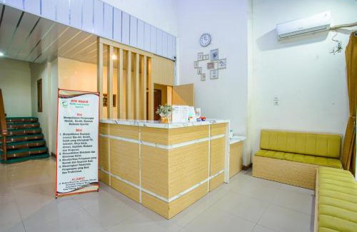 Padang Hotel | Capital O 90643 Suri Guest House Syariah