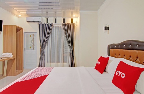 Padang Hotel | Capital O 90643 Suri Guest House Syariah