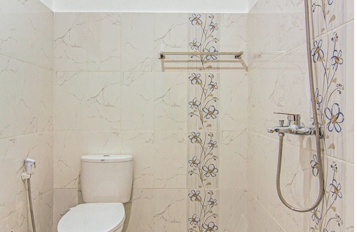 Padang Hotel | Capital O 90643 Suri Guest House Syariah