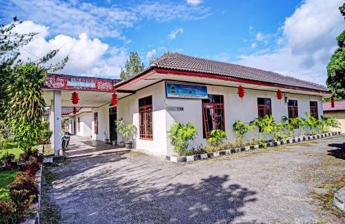 Kota Sidikalang Hotel | Capital O 92214 Beristera Hotel