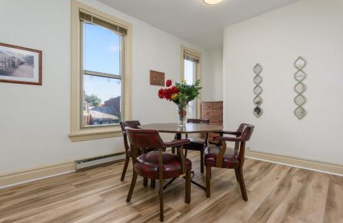 Downtown Harrisburg Apartment | Capitol View Retreat - 3F Fast Wi-Fi Cozy