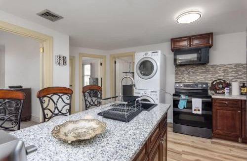 Downtown Harrisburg Apartment | Capitol View Retreat - 3F Fast Wi-Fi Cozy