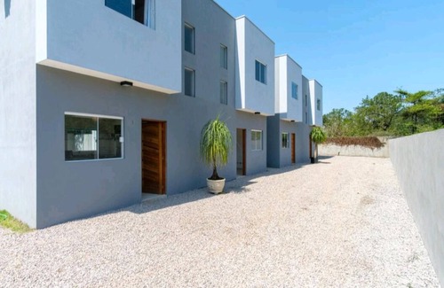 Jardim Capricornio House | CAPRICORN BEACH SUNRISE FOR UP TO 6 PEOPLE