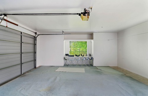 Kawaha Point House | CAPRICORN HOUSE A VERY COMFORTABLE 4BR- HEAPS MORE DATES NOT SHOWING ON CALENDAR