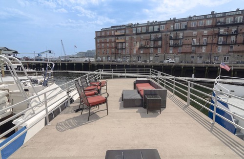 North End Boat Rental | Capricornus: Oceanside Vacation