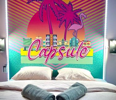 Lievin Apartment | Capsule Miami Vice - Jacuzzi - Billard - Ecran cinéma & Netflix - Ping-Pong - Nintendo & Jeux-