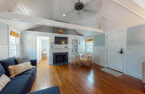 West Yarmouth House | Captain Clark's