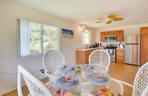 Papa House | Captain Cook Home on Quiet 3 Acres w/Fruit Trees