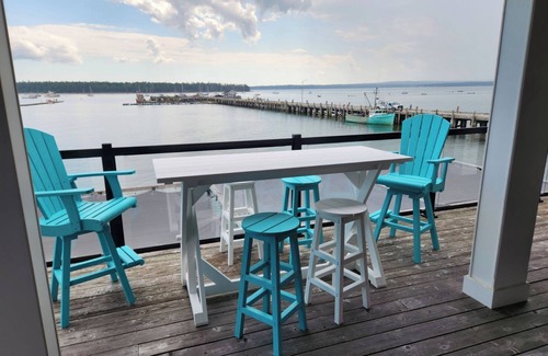 St. Andrews Apartment | Captain Dan's Sunset Suite