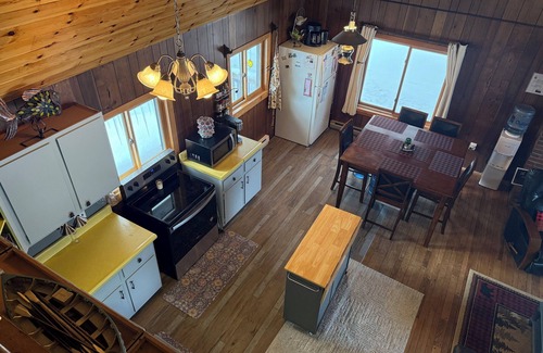 Newberry Cabin | Captain's Cottage Lake Superior Beachfront Deer Park