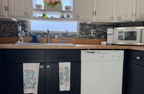 Orange Lake Village House | Captain's Cove with pool in Sunny Largo, FL