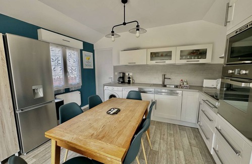 Saint-Come-de-Fresne House | Captain's Quarters - Maison en Bord de Plage