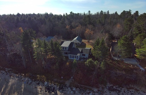 Newberry House | Captain's Hideaway Lake Superior/Lake Front Home Deer Park