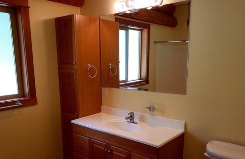 Kootenay Bay House | Captain's Landing Lakefront Suite w Canoe in Kootenay Bay, British Columbia!