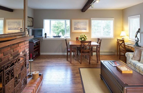 Salt Spring Island Cottage | 'Captain's Quarters' Waterfront Cottage on Fulford Harbour
