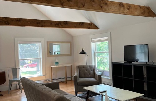 Kennebunk Apartment | Captain's Quarters at Waldo Emerson Inn Carriage House, 2nd floor 2 bdrm/1 bath