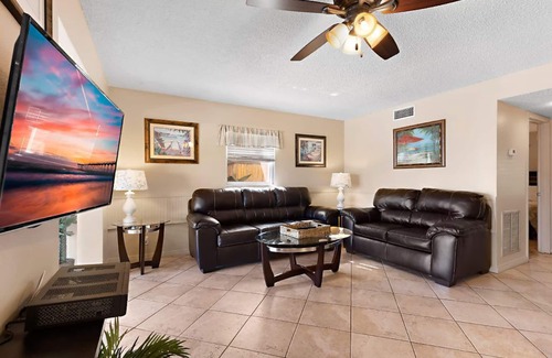 Dunedin Condo | Captain's Quarters - Capt. Kirk Unit - FREE BOAT with Rental!