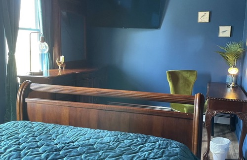 West Creek Bed & Breakfast | Captain's Quarters Private Studio w full bath West Creek LBI Tuckerton