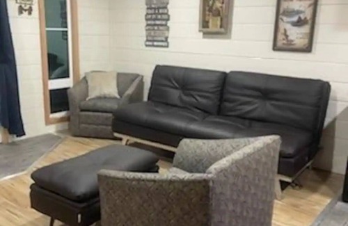 Bayview Boat Rental | Captain's Quarters