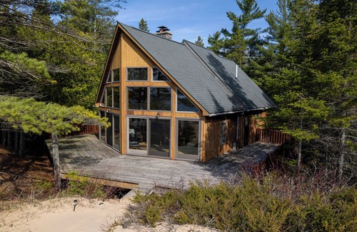 Michigan House | Captain's Watch:Celebrate Fall by the Lake Enjoy Scenic Views and Cozy Vibes