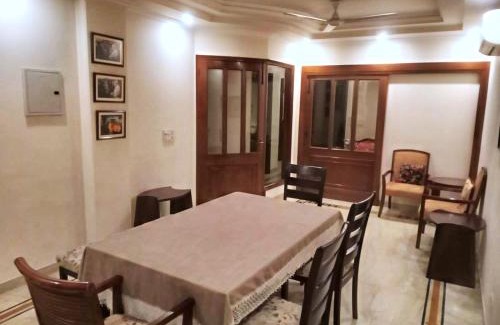 Nehru Place Apartment | Captivating 2-Bed Apartment in New Delhi