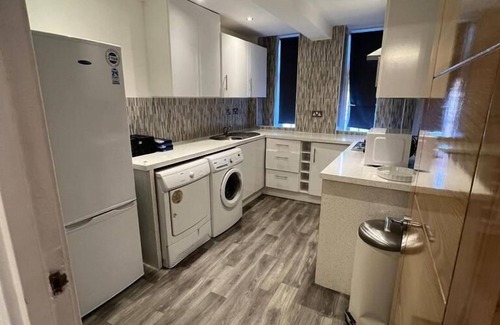 Surrey Docks Apartment | Captivating 4-Bed Apartment in London