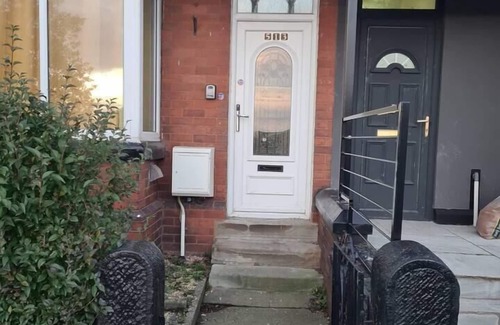 Horwich House | Captivating 5-Bed House in Horwich Bolton
