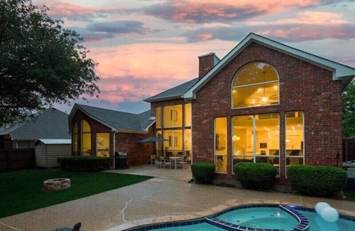 Mesquite House | Captivating 6BR/3B Home with Pool & Fire Pit