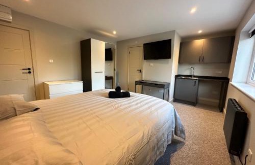 Waltham Abbey House | Captivating 7 -Bed House in Waltham Abbey